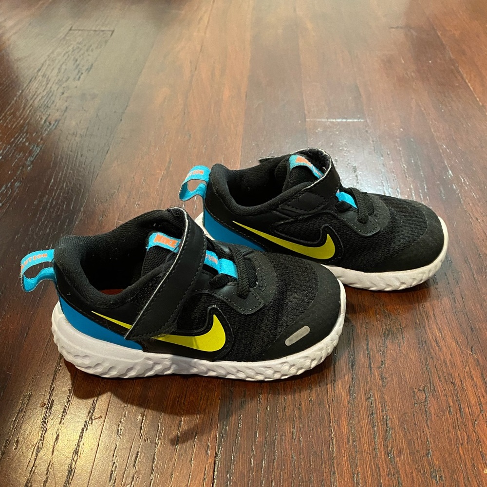 Nike Evolution Toddler Sneakers